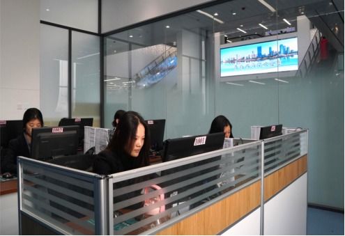 青島西海岸新區(qū)人社局 服務(wù)熱線(xiàn)接訴即辦，智慧社保服務(wù)為民